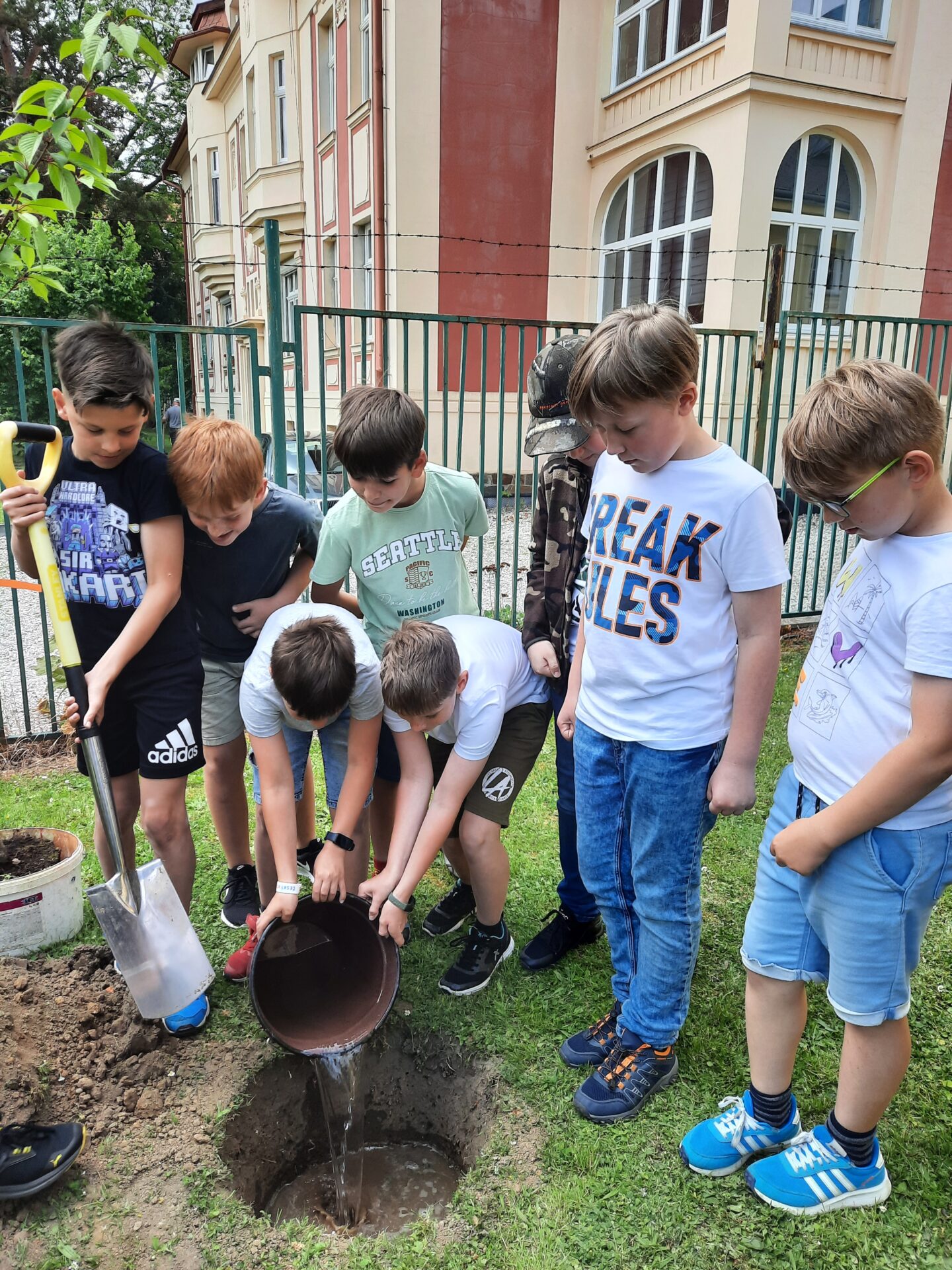 Základní škola Opava, Boženy Němcové 2