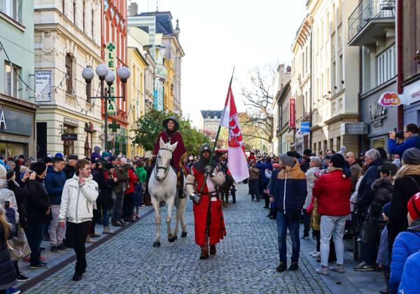 9 nahoru svatomartinsky pruvod | Statutární město Opava