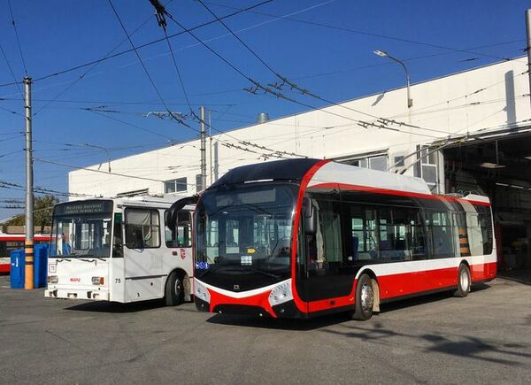 6 doprostred trolejbusy | Statutární město Opava